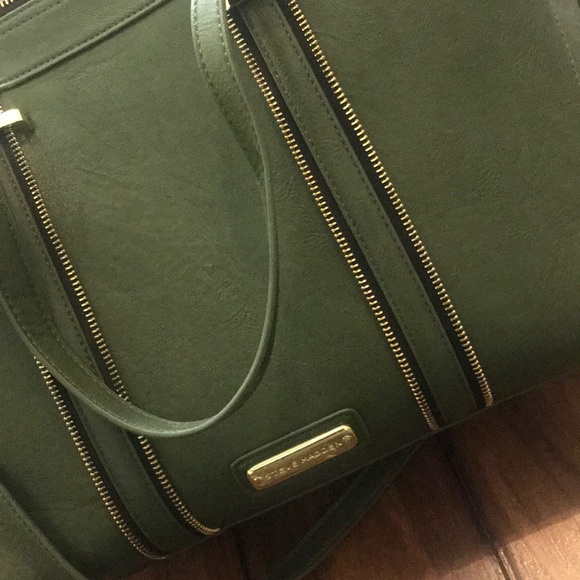 Steve Madden ✨cute & spacious green purse - Picture 2 of 2